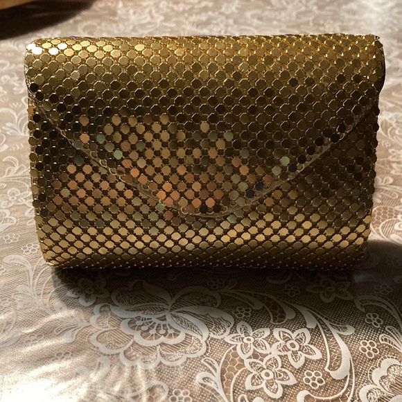 GT metallic evening bag 5 3/4” x 4” w/19” x 2 metallic strap worn in/out. $8 - Picture 6 of 9